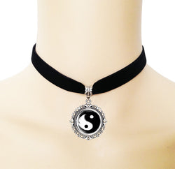 Chinese ink and wash painting black white yin yang pendant black ribbon choker chunky necklaces short neckless womens jewellery